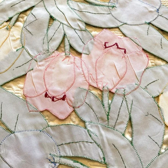 Beautiful Hand-Stitched Placemats - Picture 7 of 10